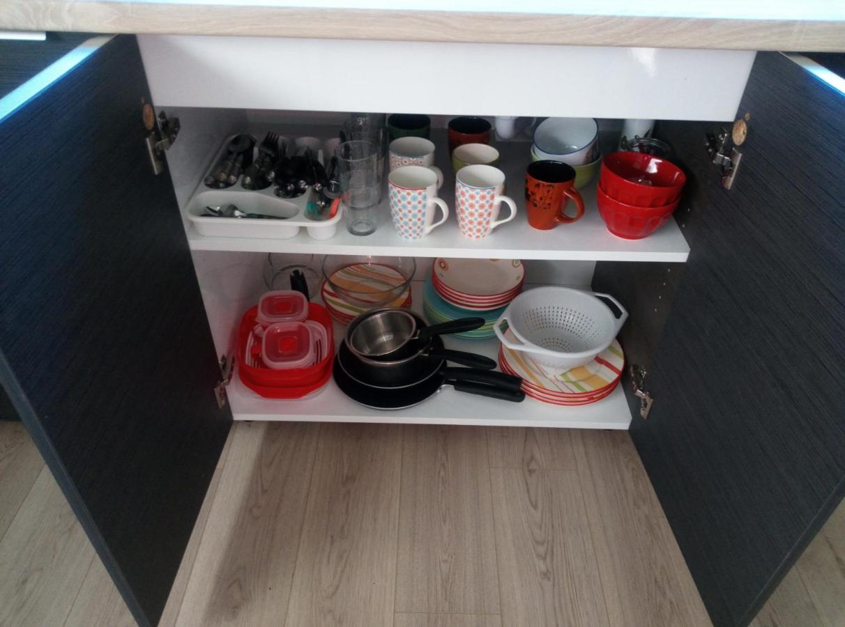 Studio Meuble 1 Piece Entierement Equipe Sans Cloisons Separatives Chavagnes-en-Paillers Ngoại thất bức ảnh